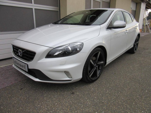Volvo V40 2.0 D [D2] Kinetic Navi. Tempomat. St...